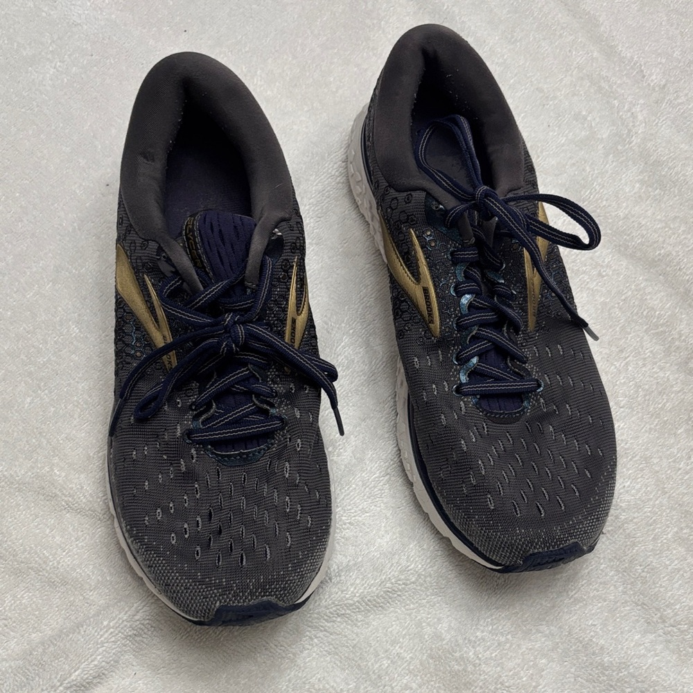 Brooks Glycerin 17 Black and Gold Athletic Shoes